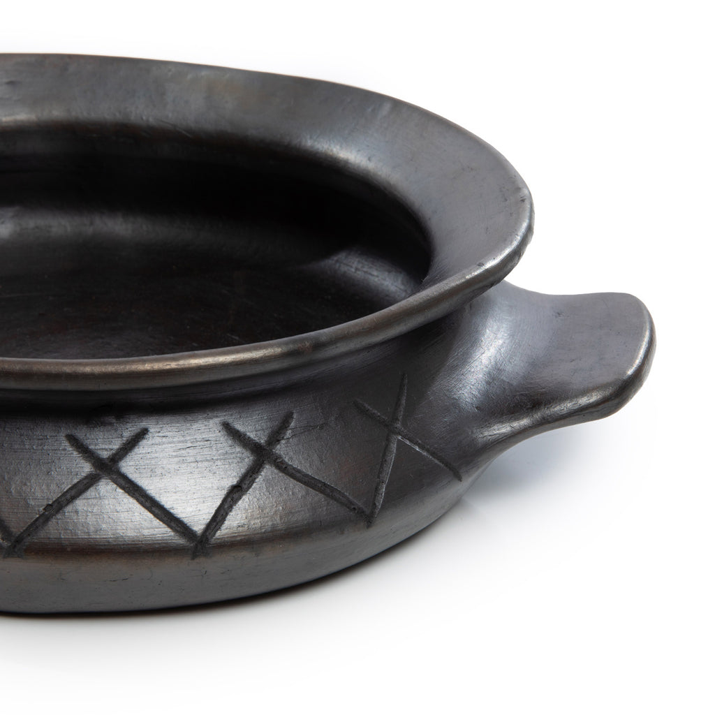 The Burned Oval Pot with Patterns and Handles - black