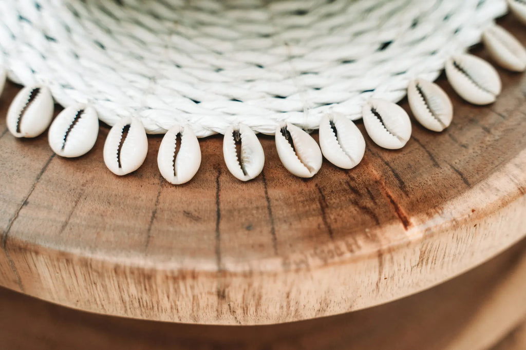 The Seagrass Shell trivet - White